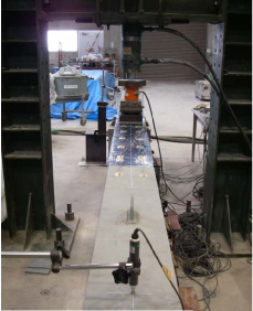 CFRPを接着した鋼桁の曲げ圧縮実験