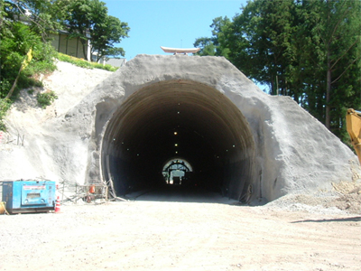 写真　耐震検討を行った対象橋梁・トンネル