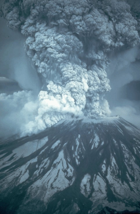 図38-1　セントヘレンズ火山の噴煙柱（Courtesy of the U.S. Geological Survey）